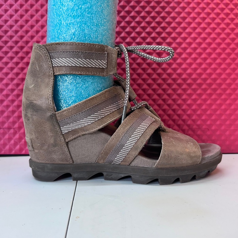 Boho Sorel Joanie II Lace Wedge Sandals Brown Leather Women Size 8 - Picture 1 of 11